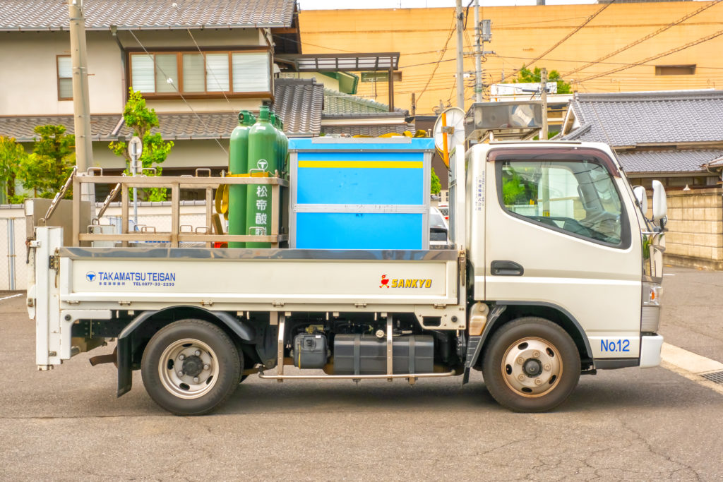 小型トラックの側面１