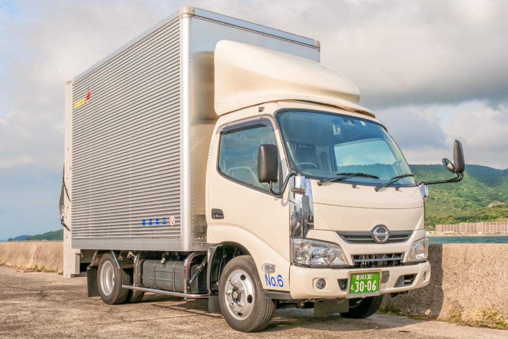 小型トラックの正面２