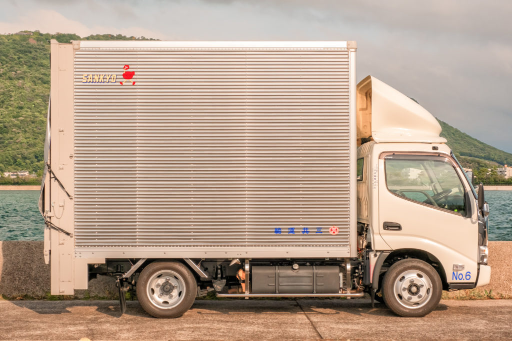 小型トラックの側面２